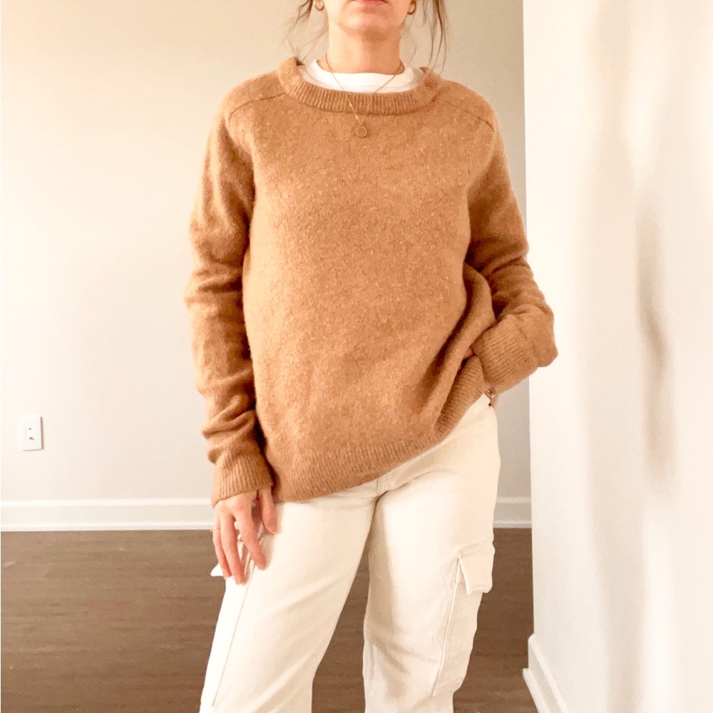 Daily Ritual Women's Tan Crew Neck Sweater
